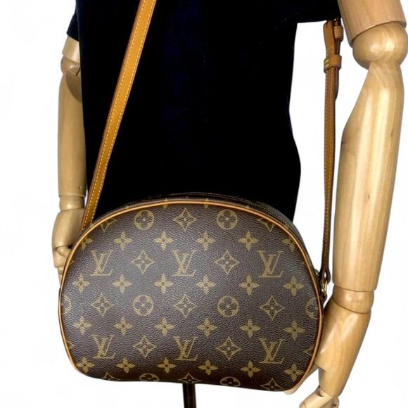 Auth LOUIS VUITTON BLOIS Monogram Crossbody Shoulder Bag w/ LV DUST BAG & COA - Picture 5 of 17